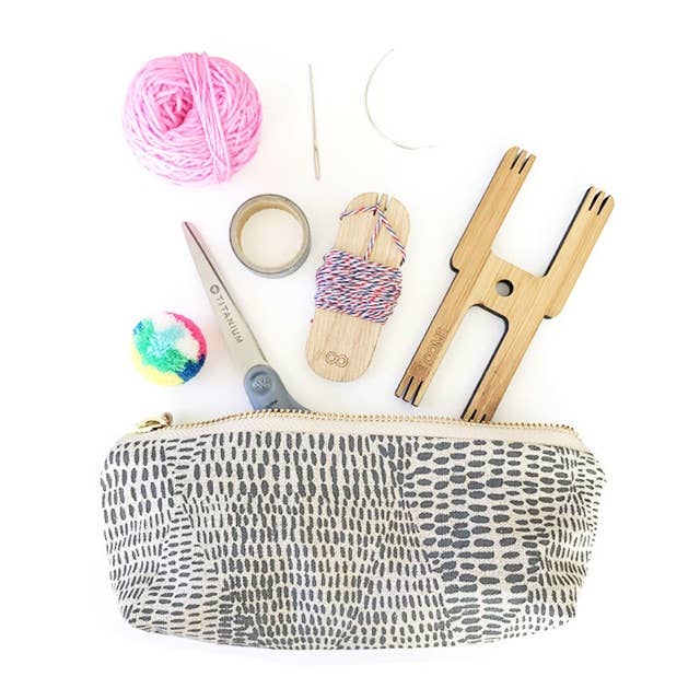 5-IN-1 Pom Pom Maker - Robot Model